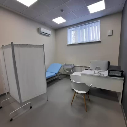 Яловены, Ул. Александру чел Бун, 5/3-3